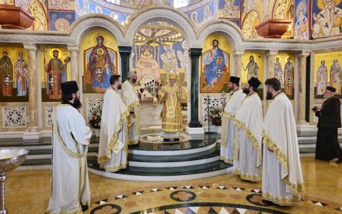 Read more about the article Архиепископ прашки и чешких земаља Михаил богослужиo у барском Саборном храму