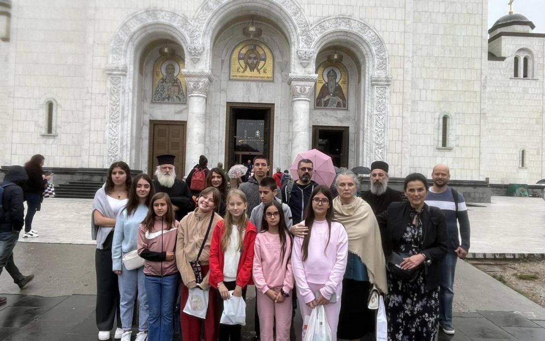 You are currently viewing Пјевачка група „Дарови Светог Јована Владимира“ наступила у Београду