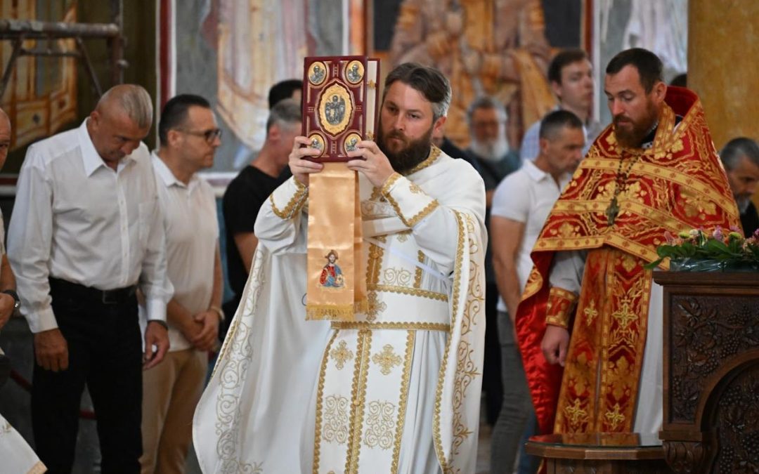 You are currently viewing Литургијско сабрање у барском Саборном храму