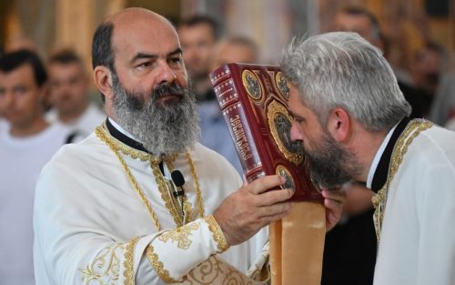 Read more about the article О. Ђорђе Кнежевић: Божанска благодат која је сишла на апостоле, разлила се на све који желе да вјечно живе