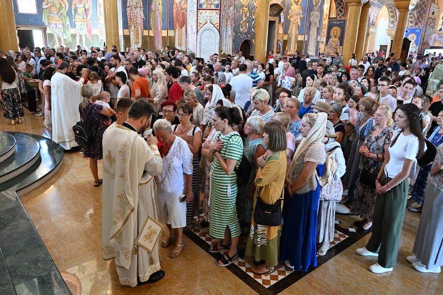 You are currently viewing Петровдан у барском саборном храму