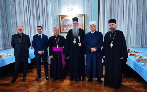 Read more about the article Митрополит Јоаникије на божићном пријему у ординаријату Барске надбискупије