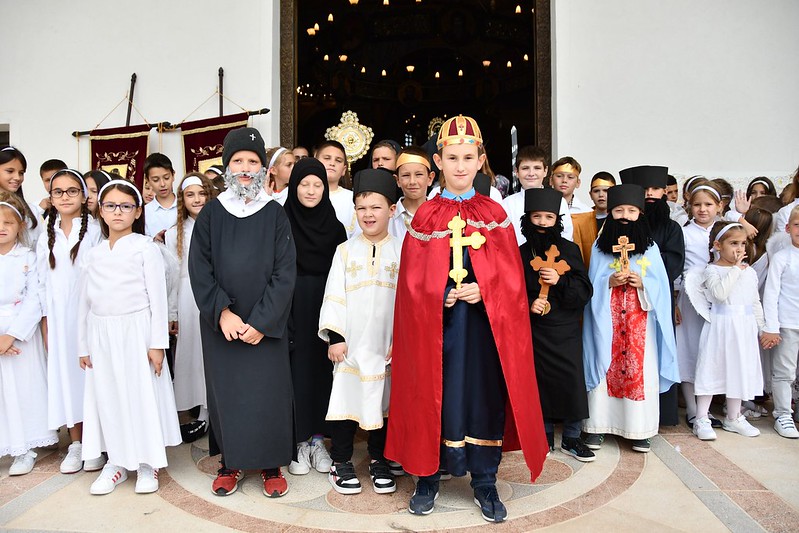 Read more about the article Дјечији сабор: Златно дрво Митрополита Амфилохија 