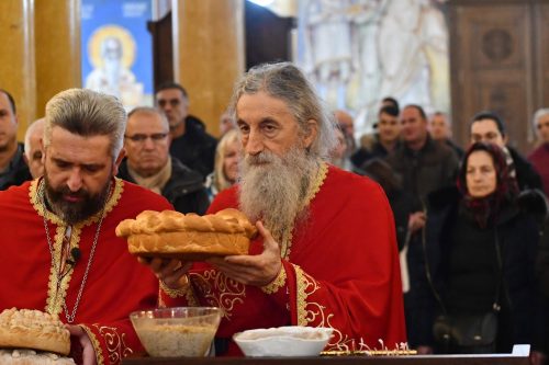 Read more about the article Савинданска литургија у барском саборном храму Светог Јована Владимира