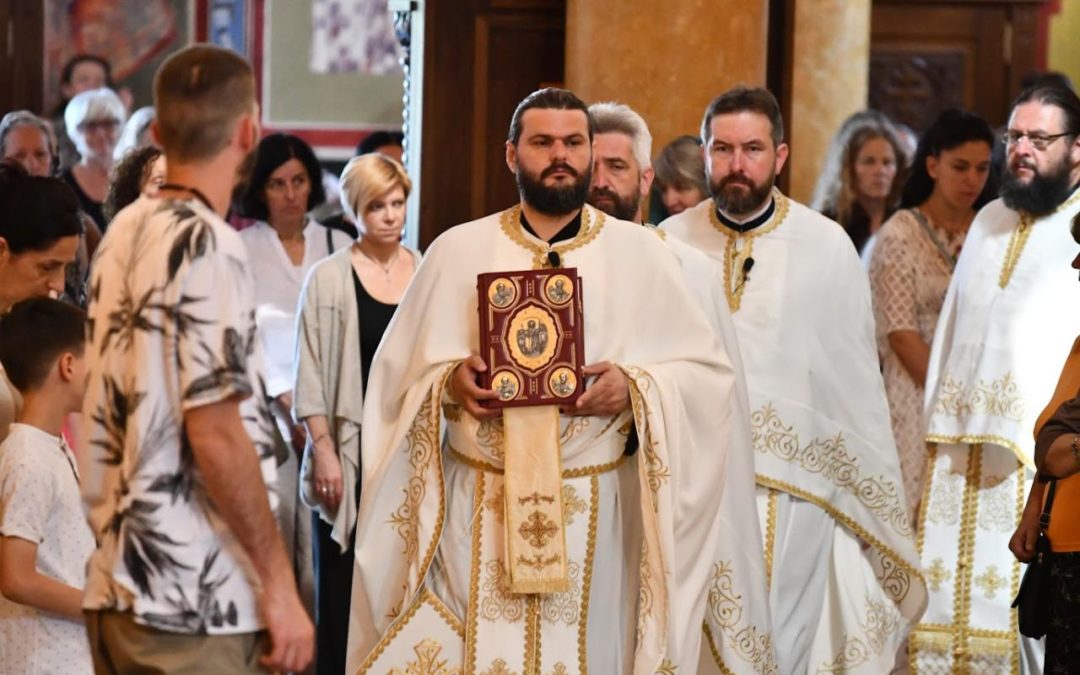 You are currently viewing Тројичинданска Литургија у барском саборном храму Светог Јована Владимира