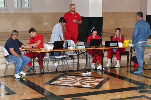 Read more about the article Бар: У радости добровољног давања крви