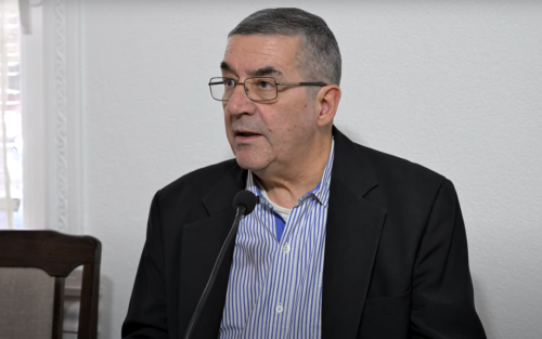 Read more about the article Срђа Трифковић на Великом пијеску одржао предавање на тему: Свети Мардарије и Русија – историја једне љубави