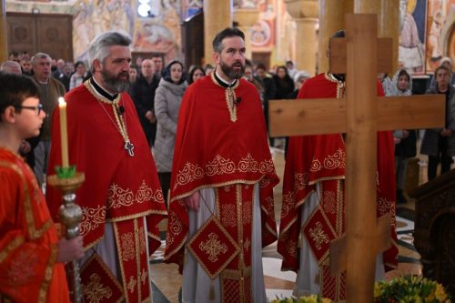 Read more about the article Крстопоклона недјеља у Храму у Бару