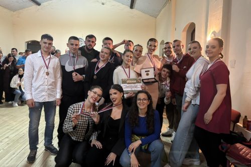 Read more about the article КУД „Свети Јован Владимир“ освојио треће мјесто на фолклорном такмичењу „Златни опанак“ у Ваљеву