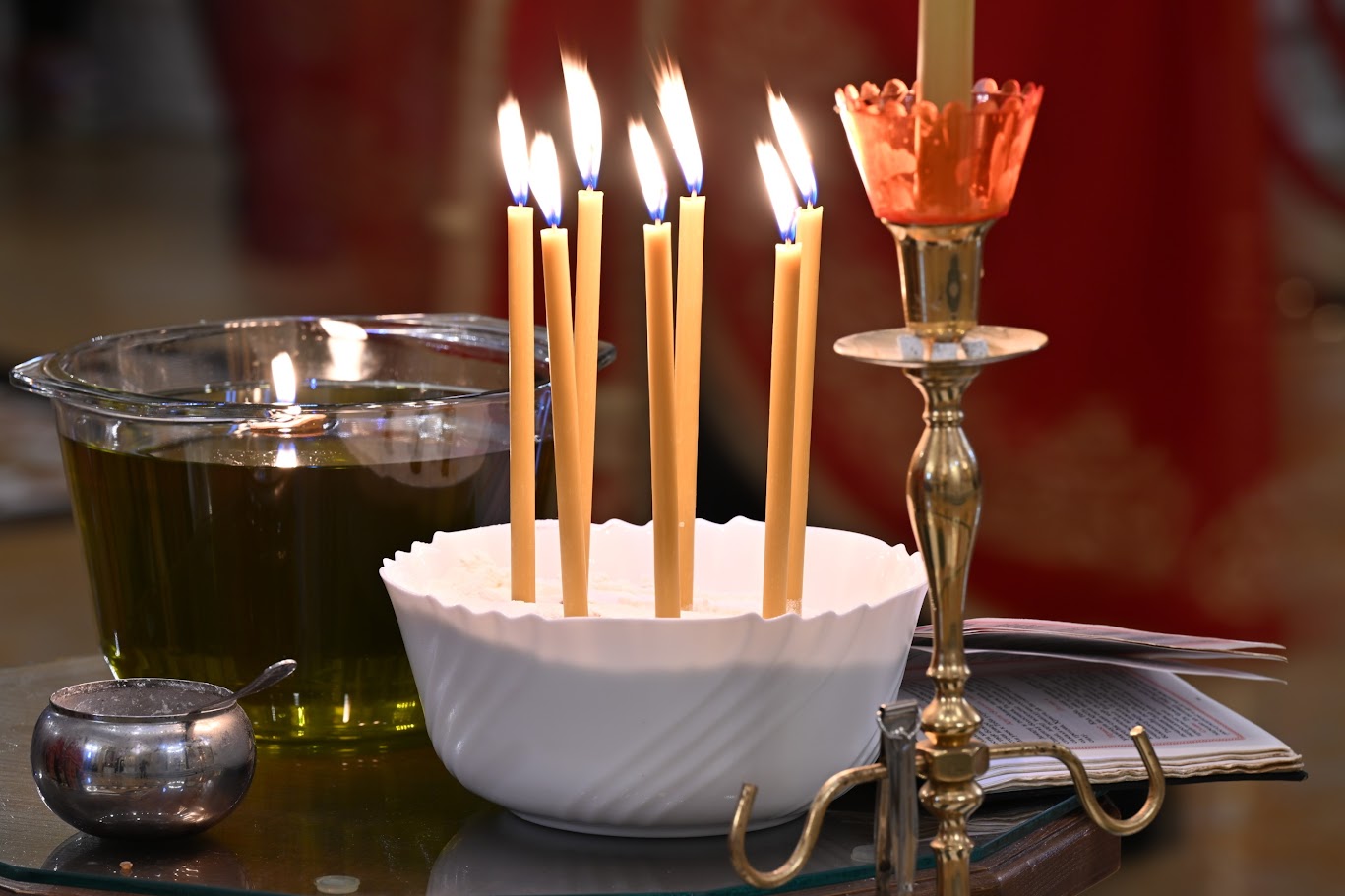 Read more about the article Света тајна јелеосвећења у барском саборном храму на Велику сриједу