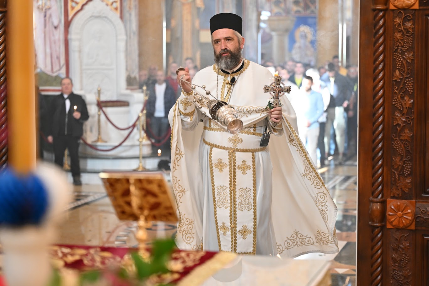 You are currently viewing Васкрс у храму Светог Јована Владимира