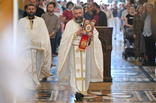 Read more about the article Отац Слободан Зековић: „Молимо се да нам Господ подари вјеру, љубав, трпљење и храброст жена мироносица“