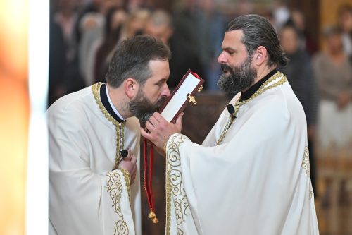 Read more about the article Отац Младен Томовић: „Своје срце, своју душу, свој ум, морамо окренути Господу као што је то урадила и жена Самарјанка.“