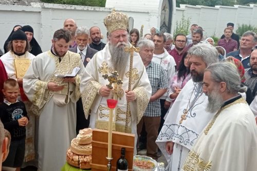 Read more about the article Слава манастира Светог Сергија Радоњешког у Микулићима: богослужио Митрополит Јоаникије