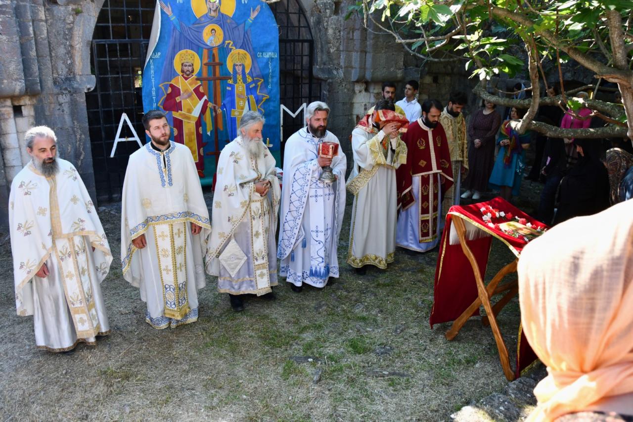 Read more about the article Свети цар Константин и царица Јелена – слава древне светиње на Ратцу код Бара