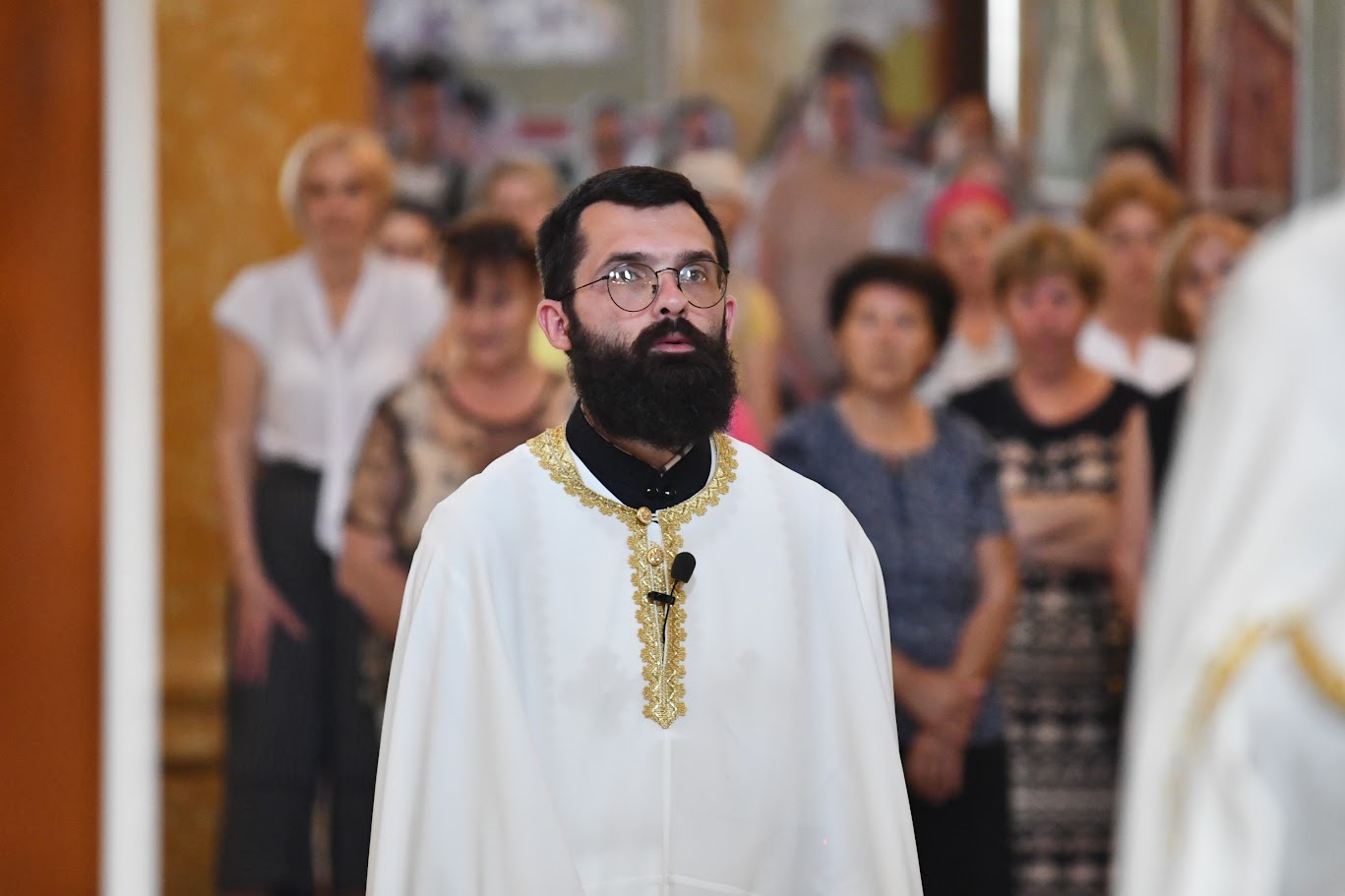 You are currently viewing Тројичиндан у Храму Св. Јована Владимира у Бару – Отац Ненад Ивановић: „У Цркви Божијој је спасење“