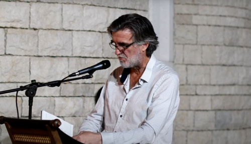 Read more about the article Ауторско вече пјесника Невена Милаковића