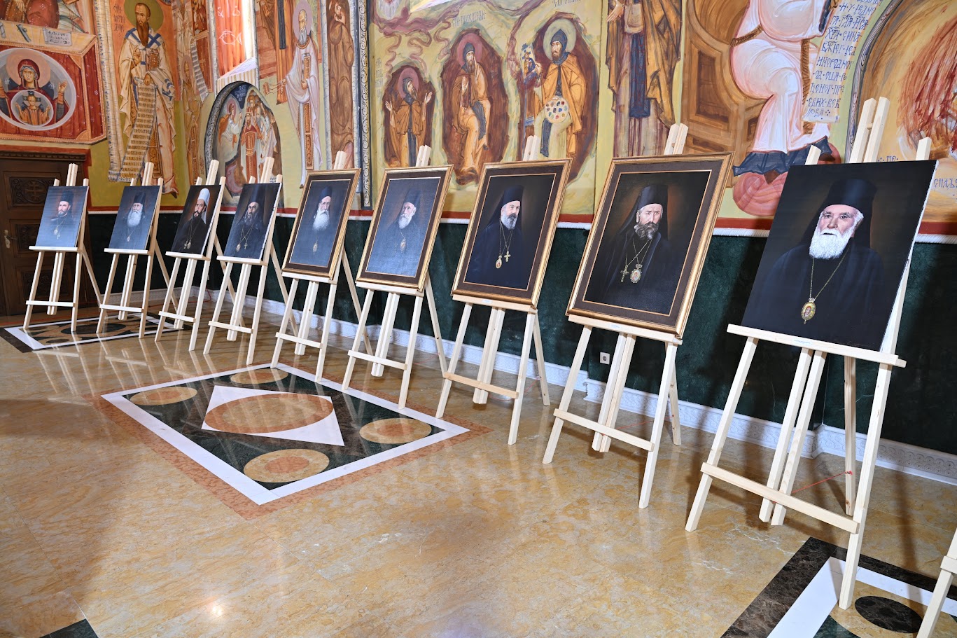 You are currently viewing Изложба портрета митрополита црногорско-приморских у храму Светог Јована Владимира