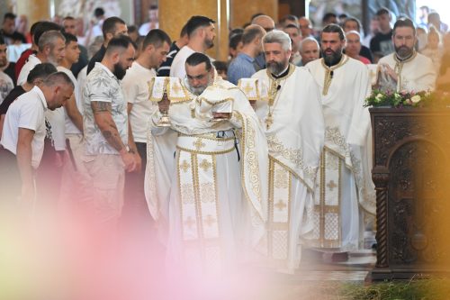 Read more about the article Прота Мирослав Петров: „Исповиједајмо и свједочимо Оца нашег небеског, да би други видјели и повјеровали управо због онога шта ми свједочимо“