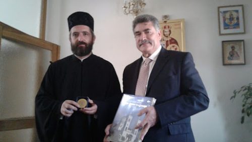 Read more about the article Саборни храм Светог Јована Владимира у Бару посјетио градоначелник Крфа Костас Николоузос