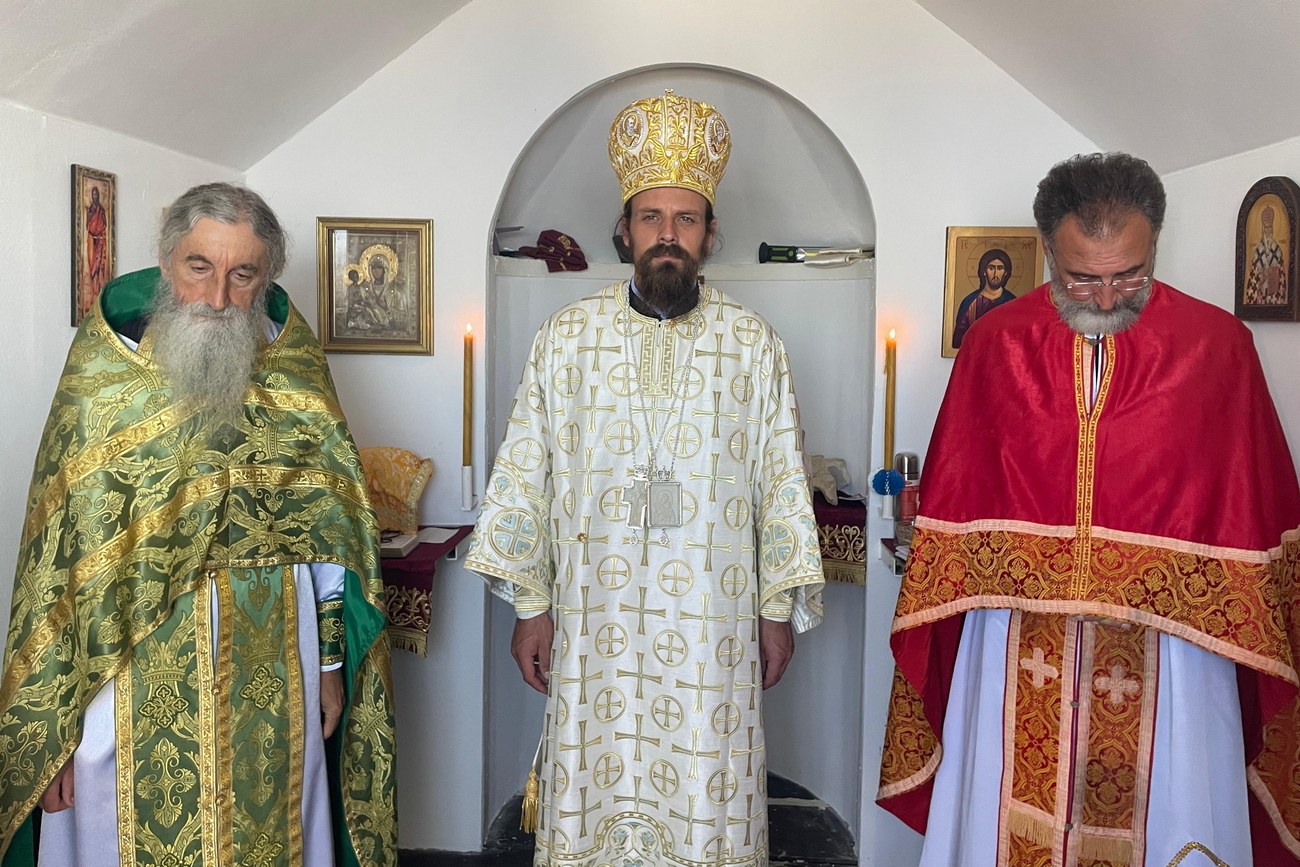 You are currently viewing Архијерејска Литургија поводом двадесетогодишњице освећења цркве на Румији – Владика Пајсије: Црква на Румији освећује и ову планину и град Бар, и цијелу Црну Гору