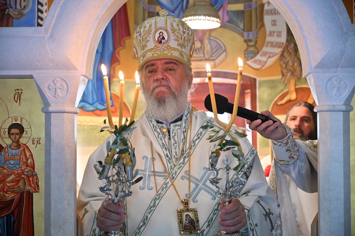 You are currently viewing Епископ Кирило на празник Светог пророка Илије богослужи у манастиру Светог Илије на Волујици