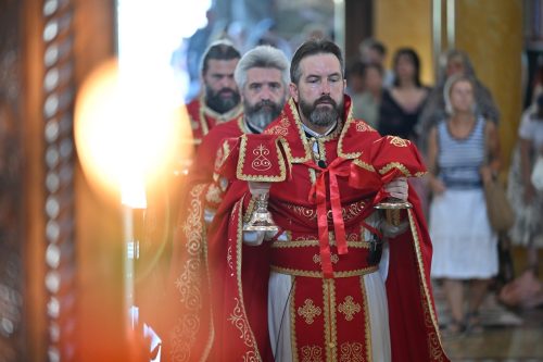 Read more about the article Ивањдан литургијски прослављен у храму Светог Јована Владимира