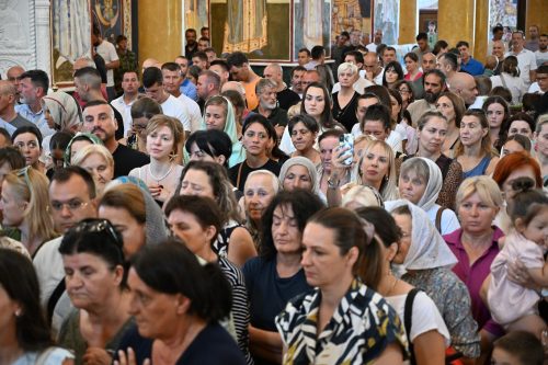 Read more about the article Петровдан торжествено прослављен у храму Светог Јована Владимира