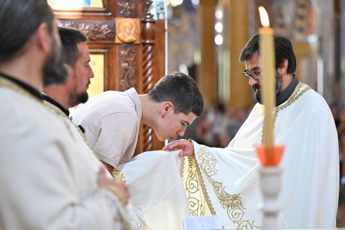 Read more about the article Отац Синиша Шаренац: „Господ од нас тражи да будемо живи, да будемо у покрету, да имамо вјеру и повјерење у Њега“