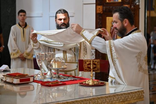 Read more about the article У недељу 10. по Духовима, на празник Светих седам младића у Ефесу, служена Света Литургија у храму Светог Јована Владимира