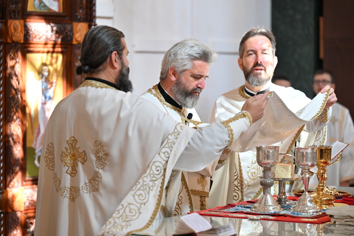 You are currently viewing Отац Слободан Зековић: „Угледајући се на Господа у свему, треба да се угледамо и у тој предивној и спасоносној врлини – врлини праштања.“