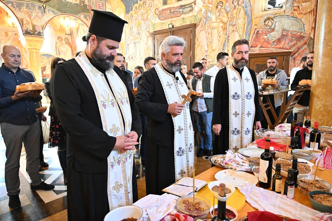 Read more about the article Отац Слободан Зековић: „Света Петка је следовала мудрим дјевојкама, које су у кандила својих душа сипале уље Јеванђелских врлина, и на тај начин спремне чекале долазак Женика Христа“