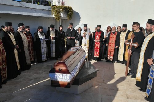 Read more about the article У Бару сахрањен Никола Ковачевић, опијело служио Епископ диоклијски Пајсије