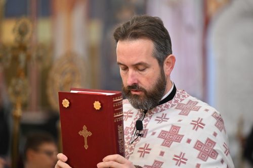 Read more about the article Прота Младен Томовић: „Гледајмо у људима оно што је добро; гледајмо у људима лик Божији.“