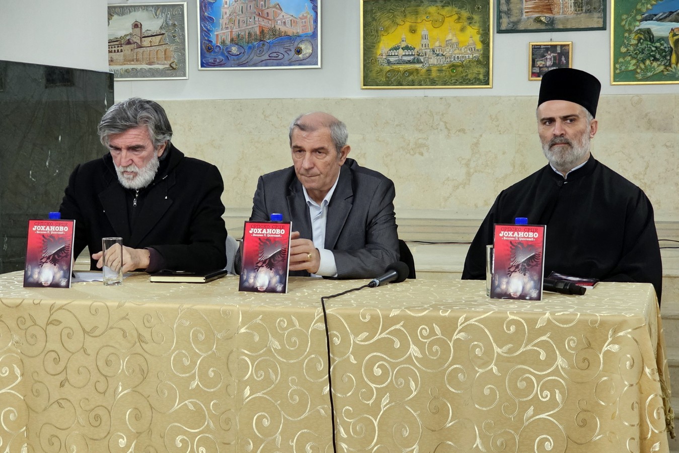 Read more about the article У крипти храма Светог Јована Владимира представљена књига Веселина П. Џелетовића „Српско срце Јоханово“