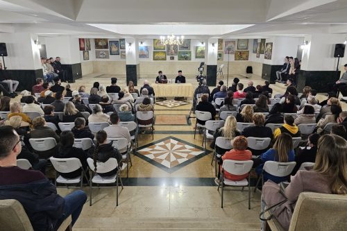 Read more about the article Јеромонах Рафаило одржао предавање на тему „СТУБ И ТВРЂАВА ИСТИНЕ“