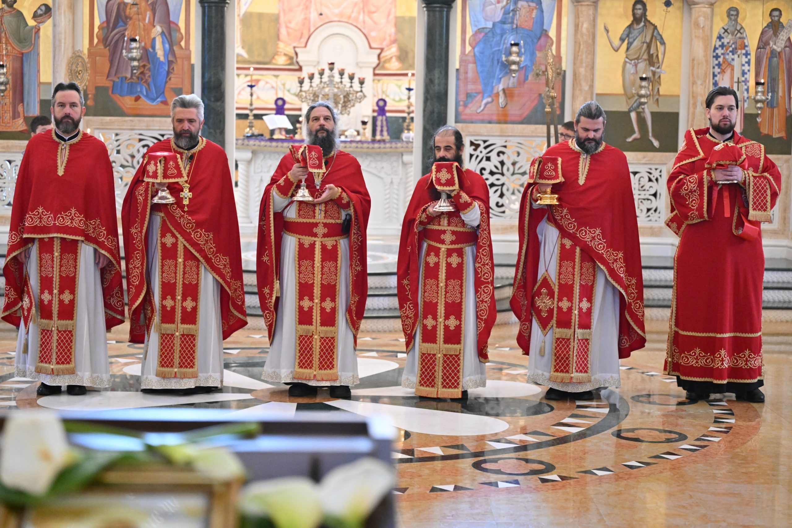 Read more about the article Архимандрит Андреј: „Ако желимо да будемо савршени људи, морамо да прихватимо свој крст, да будемо распети на њему, и ту ће се пројави наше људско достојанство, које ће нас на крају увести у Царство Небеско“